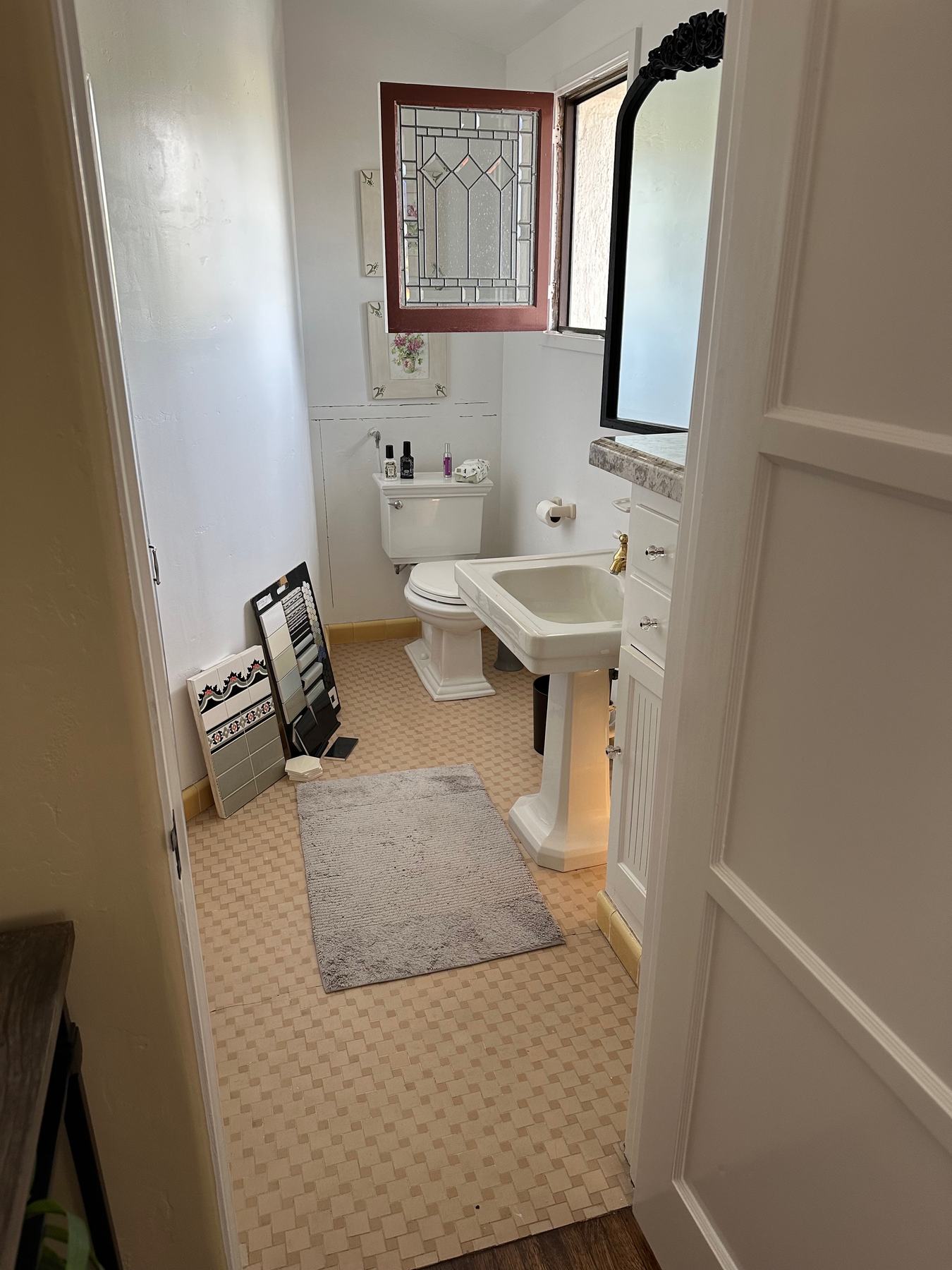 Bathroom before remodeling