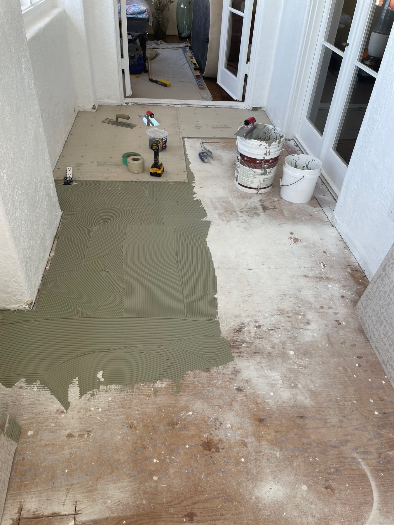 Thinset preparation for custom sunroom tile installation